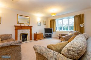 Sitting Room- click for photo gallery